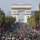 Paris proíbe circulação de carros por um dia na área central da cidade - Thomas Samson/AFP