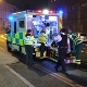 18.jun.2017 - Ambulância socorre vítima de atropelamento em área próxima a Finsbury Park, no norte de Londres, onde um veículo colidiu com pedestres, deixando feridos - Reuters