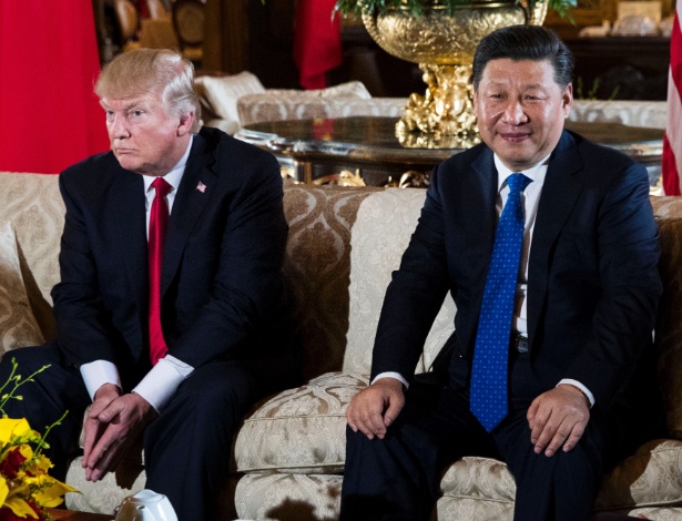 6.abr.2017 - O presidente dos EUA, Donald Trump, se encontra com o presidente da China, Xi Jinping, em seu resort Mar-a-Lago, em Palm Beach, na Flórida - Doug Mills/The New York Times