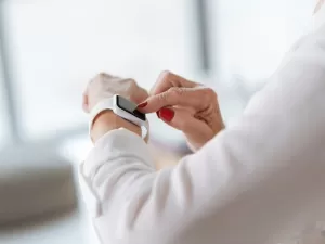 Acha o Apple Watch caro? Confira 7 smartwatches mais básicos por até R$ 500