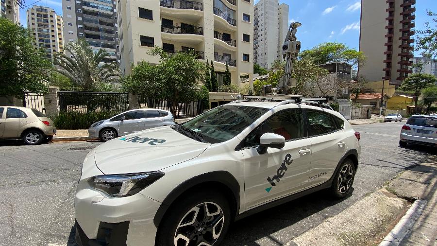 Carro da Here Technologies faz ruas passarem do mundo real para virtual - Gabriel Francisco Ribeiro/UOL