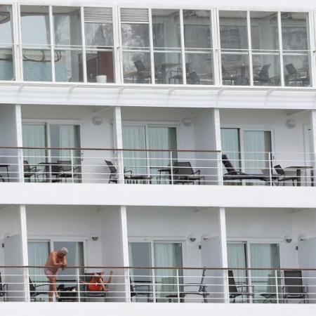 Passageiros em navio de cruzeiro atracado em Recife - STRINGER
