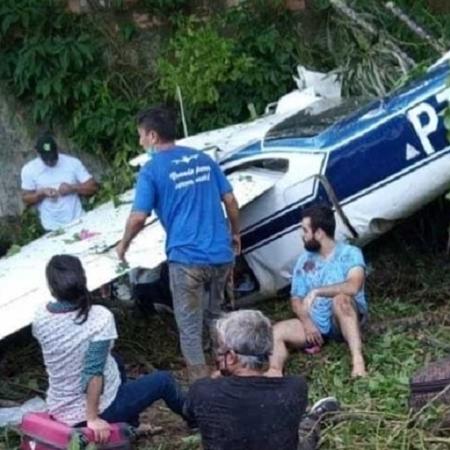 Avião cai em barranco durante decolagem transportando seis pessoas em Manaus - Divulgação