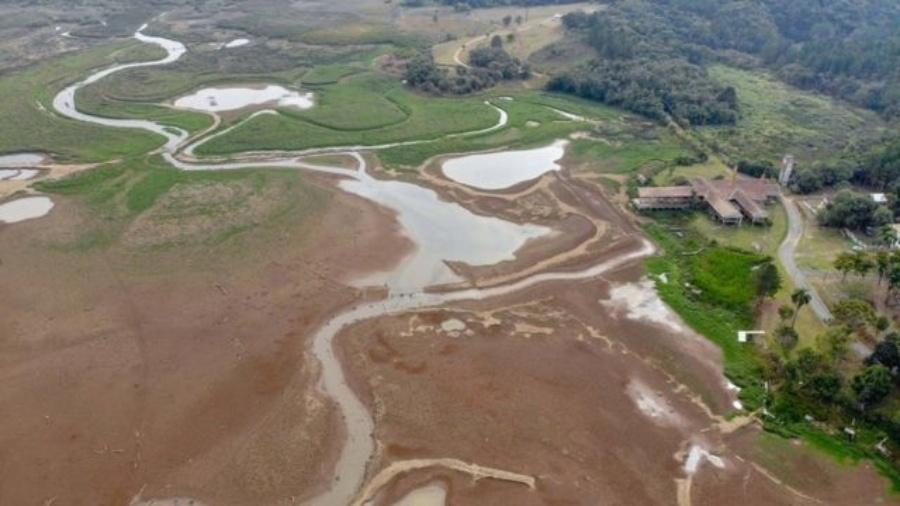 Baixo nível de represas que abastecem Curitiba tem limitado a oferta de água aos moradores - Agência de Notícias do Paraná