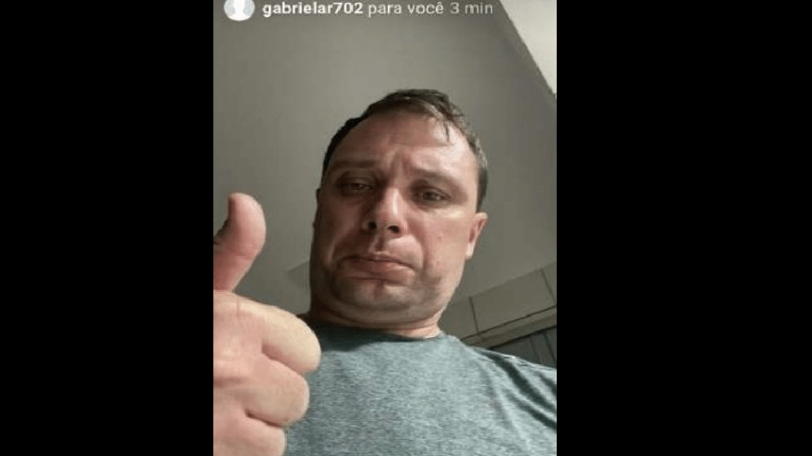 Foto enviada pelo advogado Eduardo Kuntz ao STF, que provaria que Mauro Cid estava por trás do perfil @gabrielar702 Foto enviada pelo advogado Eduardo Kuntz ao STF, que provaria que Mauro Cid estava por trás do perfil @gabrielar702
