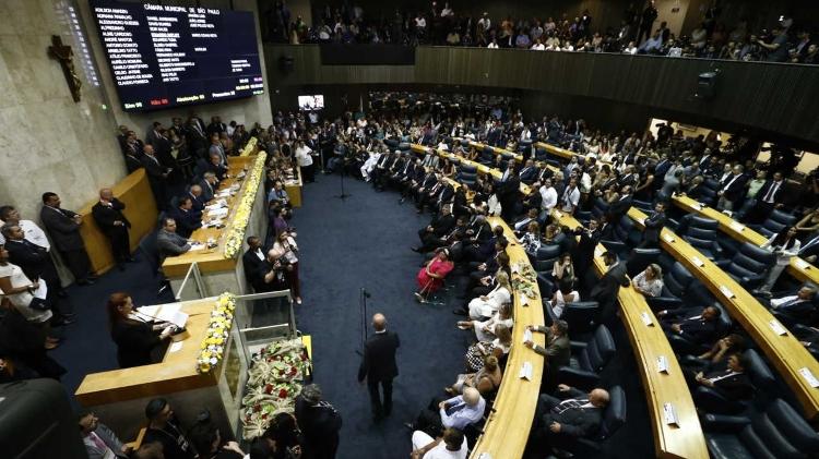 O que faz um suplente nas eleições? Entenda - Eleições - UOL Eleições