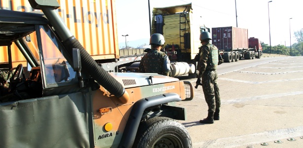 Exército reforça segurança no Porto de Santos nesta sexta (1) - Maurício de Souza/Estadão Conteúdo