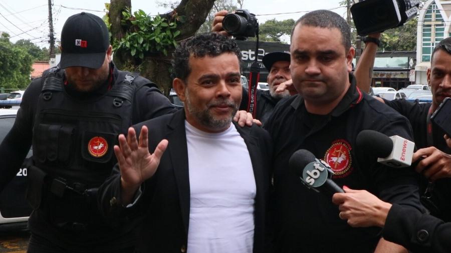 O candidato a deputado federal Clébio Lopes Pereira (União Brasil-RJ), conhecido como Jacaré, é preso pelo MP-RJ (Ministério Público do Rio de Janeiro) no âmbito da terceira fase da operação Apanthropia - JOSE LUCENA/ESTADÃO CONTEÚDO
