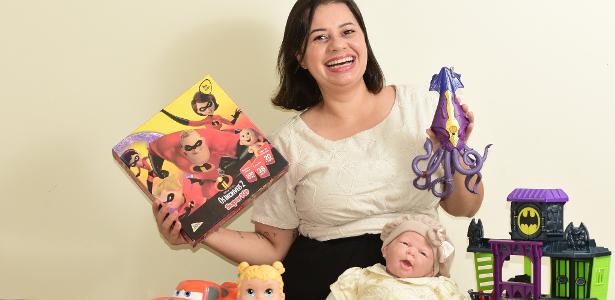 Por renda extra, mãe abre brechó de brinquedos usados; fatura R$ 15 mil/mês