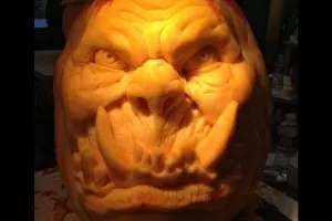 Abóbora de halloween com cara assustadora