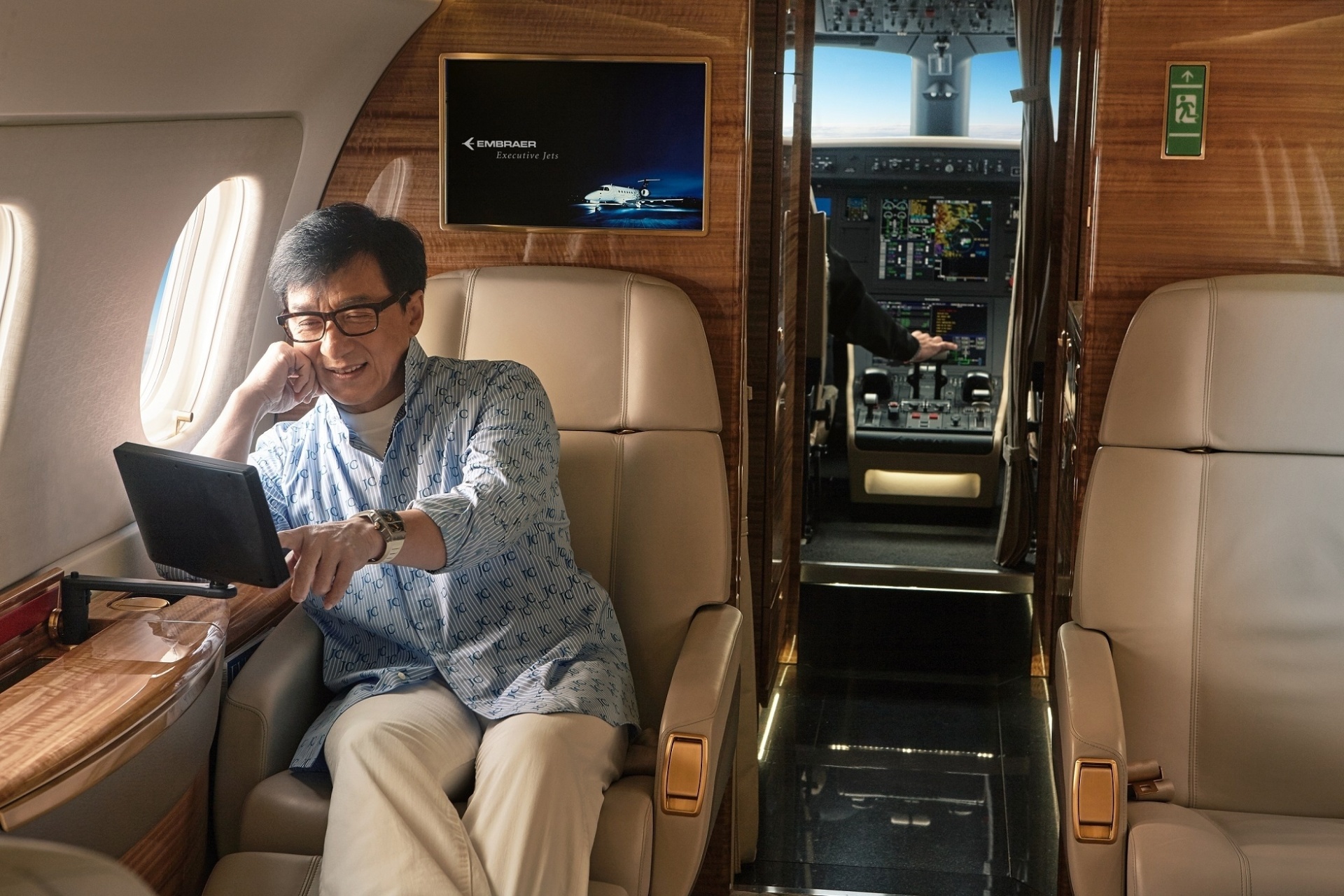 Embraer entrega jato de US$ 20 milhões para Jackie Chan - Divulgação