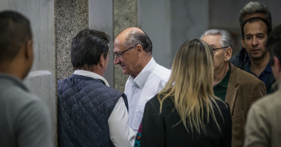 Geraldo Alckmin (PSDB) chega ao local para falar sobre o resultado das eleições