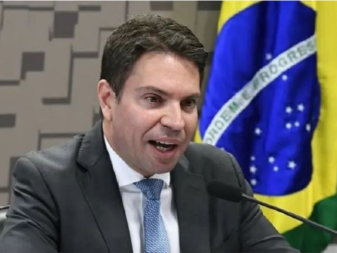 Diretor-geral da Abin estuda disputar cadeira a deputado federal em 2022