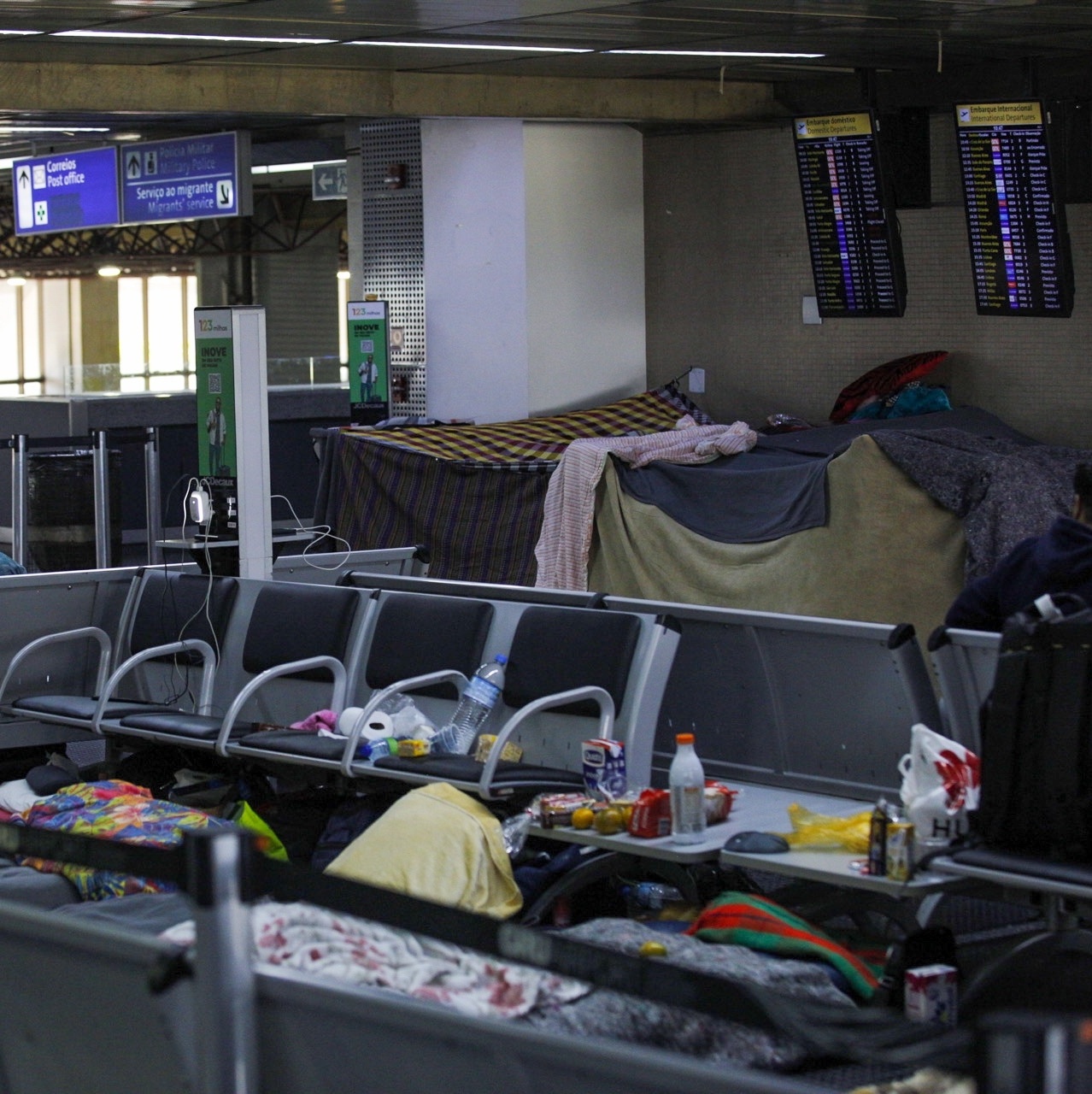 Acampados em Guarulhos, afegãos buscam nova vida longe do Talibã