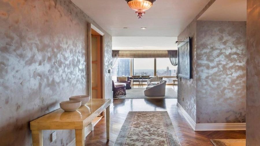 Detalhe de uma parte interna de um apartamento à venda em Nova York (EUA) que fica próximo ao Central Park; valor é de R$ 60 milhões - Reprodução/LuxuryEstate