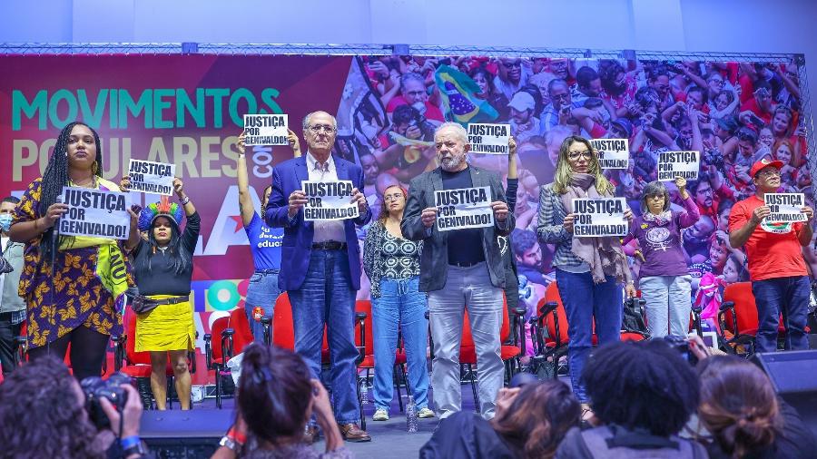 Os então candidatos Lula e Geraldo Alckmin pedem justiça por Genivaldo de Jesus Santos, morto pela PRF, em ato de campanha no ano passado