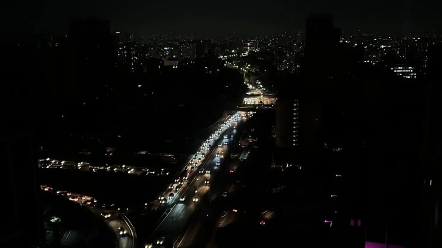 Falta de luz na região da Penha, na zona leste de São Paulo - Reprodução Threads/@cristianegaldinogoncalves