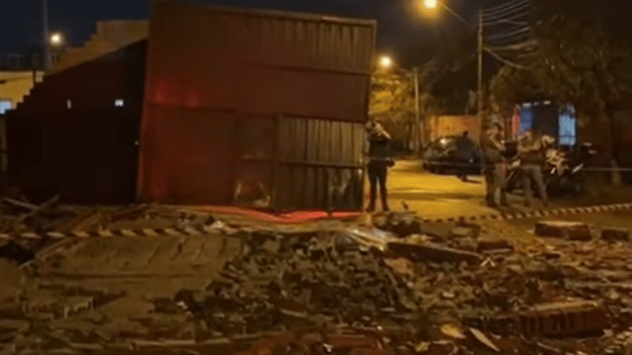 Muro cai em Bauru e mata três pessoas 