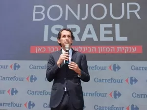 Quem é Alexandre Bompard, CEO do Carrefour que causou 'crise das carnes'