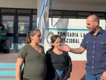 Eduardo Bolsonaro diz ter visitado fugitivos do 8/1 presos na Argentina