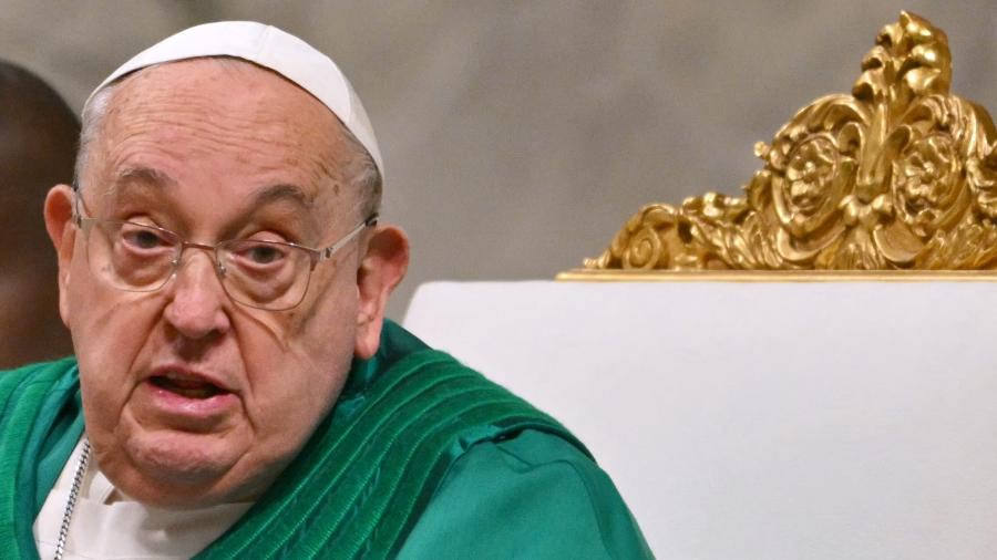 26.jan.2025 - Papa reza missa no Vaticano e demonstra sintomas de pneumonia 26.jan.2025 - Papa reza missa no Vaticano e demonstra sintomas de pneumonia