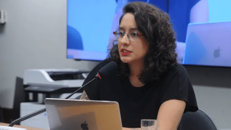 Diretora de pesquisa do InternetLab, Clarisse Tavares Diretora de pesquisa do InternetLab, Clarisse Tavares