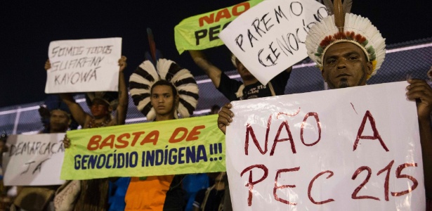 Índios protestam na abertura dos Jogos Mundiais dos Povos Indígenas, em Tocantins - Eduardo Knapp/Folhapress
