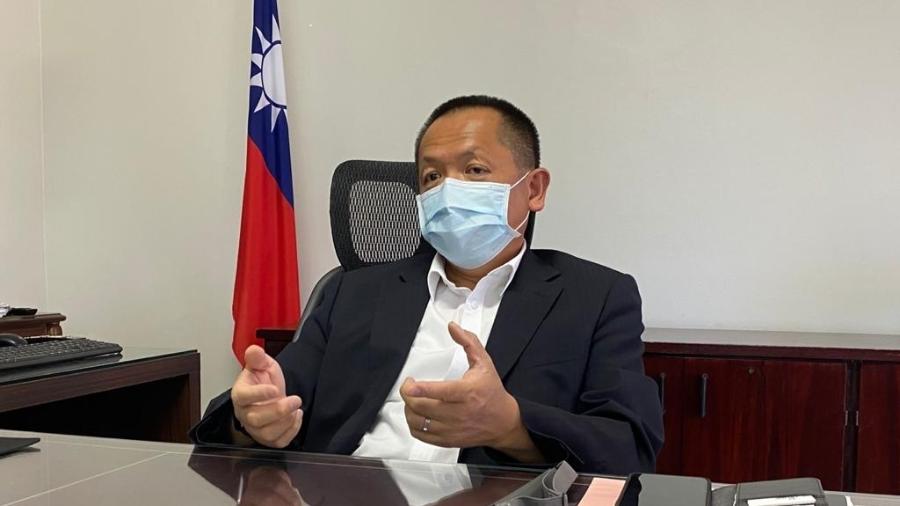 O chefe do Escritório Econômico e Cultural de Taipei no Brasil, diplomata Tsung-Che Chang, em entrevista ao UOL - Antonio Temóteo/UOL