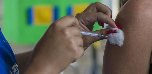 Vacinação de crianças: OMS diz que não é prioridade agora