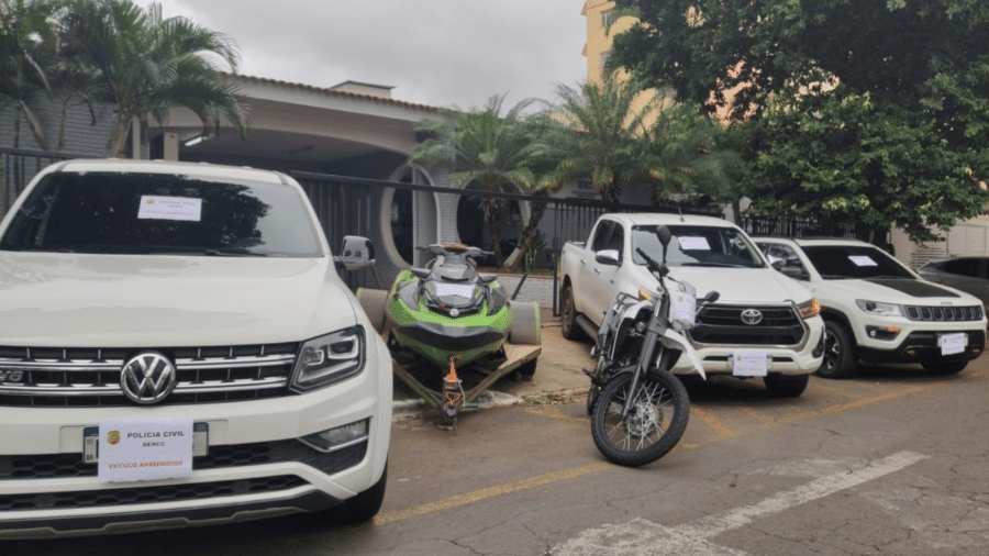 Carros e moto aquática de casal preso hoje em Goiás - Reprodução/Polícia Civil de Goiás
