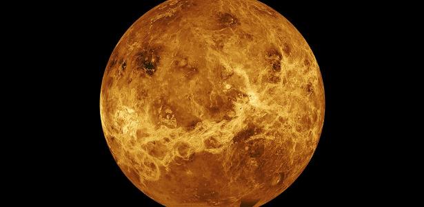 NASA releases first images through the clouds of Venus;  Look