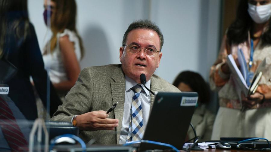 O senador Roberto Rocha (PSDB-MA) leu o parecer da reforma tributária na Comissão de Constituição e Justiça (CCJ) hoje - Edilson Rodrigues/Agência Senado