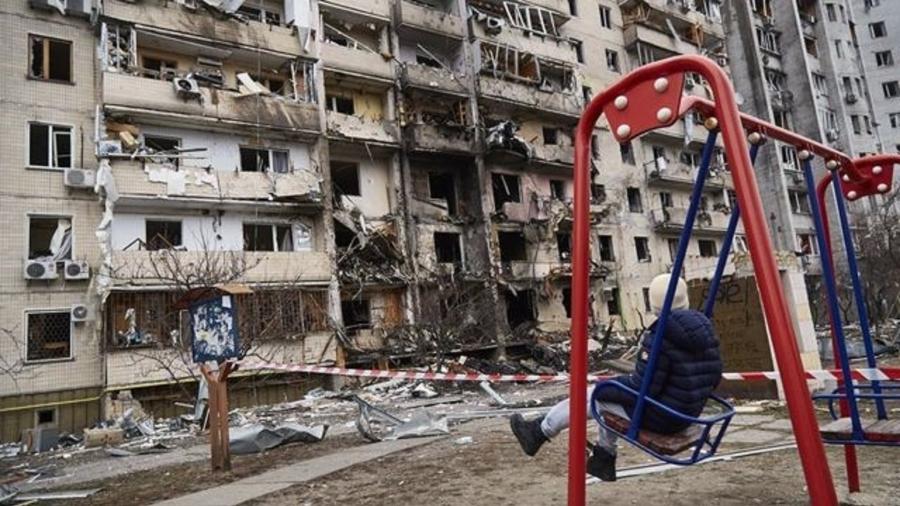 Muitas crianças foram afetadas pelos bombardeios em Kiev - Getty Images