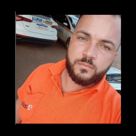 Alan Diego Rodrigues, com uniforme da Associação de Taxistas de Comodoro (MT) - Reprodução Instagram