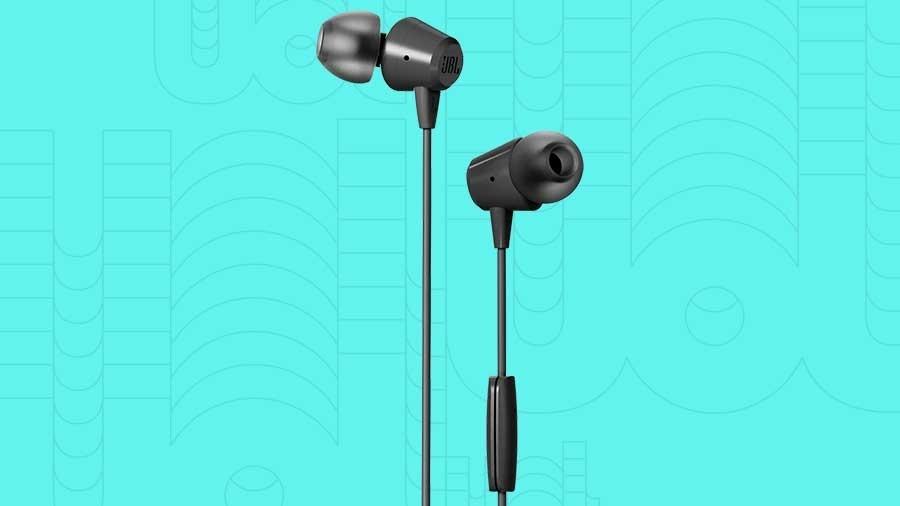 Fone de ouvido da JBL é simples, mas apresenta qualidade na reprodução de sons, segundo seus compradores - Arte UOL