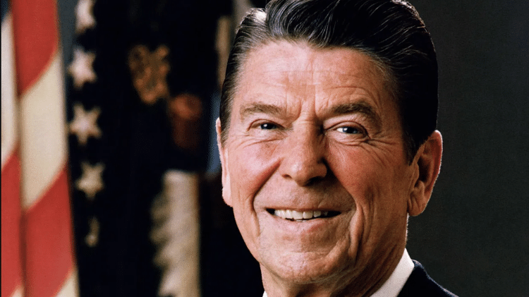 Ronald Reagan foi presidente dos EUA de 1981 a 1989 Ronald Reagan foi presidente dos EUA de 1981 a 1989