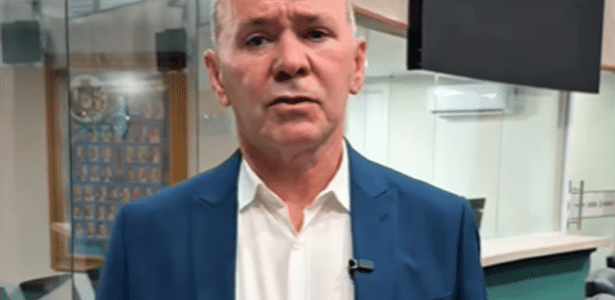 Após rixa pública, pastor divulga apoio de Ciro e Bolsonaro ao Senado no CE