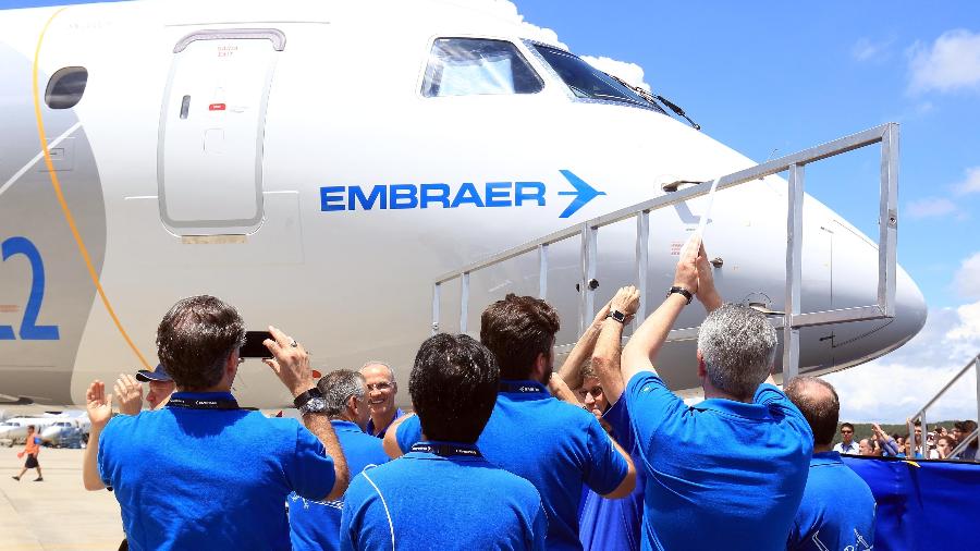 A Embraer Portugal venderá duas fábricas de componentes no país para a espanhola Aernnova Aerospace ao preço de US$ 172 milhões - Ricardo Matsukawa / UOL