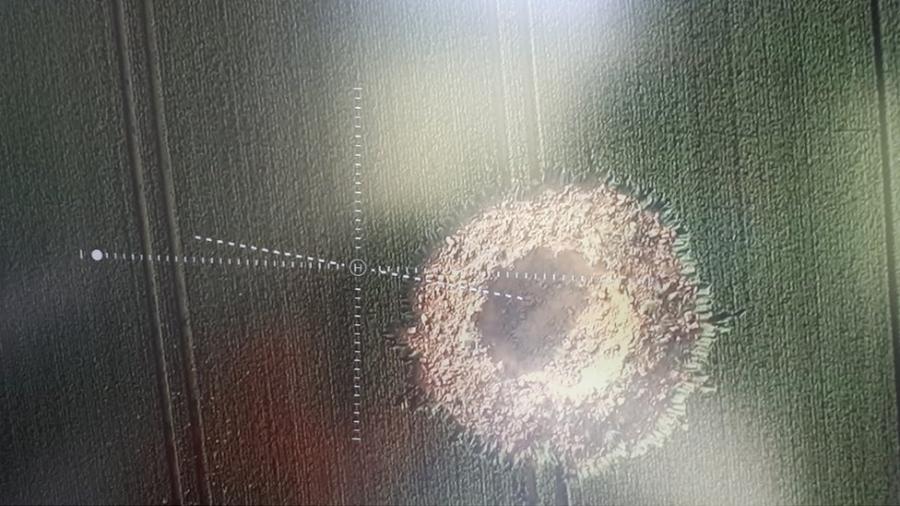 Imagem feita por drone mostrou o impacto da explosão - Polícia de Westhessen/BBC