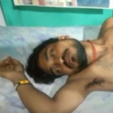 30.jul.2019 - Indiano é internado após morder cobra - Reprodução/Thanthi TV