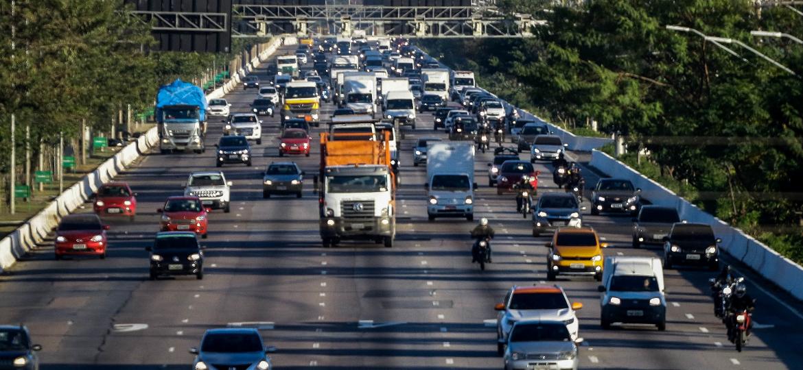 Rodízio de veículos proíbe circulação no centro expandido um dia útil por semana, durante seis horas, divididas pela manhã e à tarde/noite - ALOISIO MAURICIO/FOTOARENA/FOTOARENA/ESTADÃO CONTEÚDO
