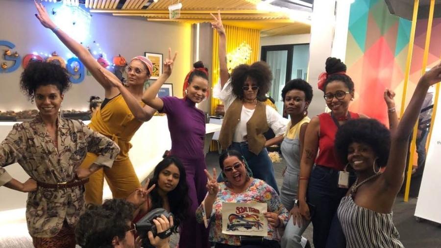 Grupo de profissionais negros e aliados do Google, chamado de AfroGooglers, durante festa de Halloween na empresa - Arquivo pessoal