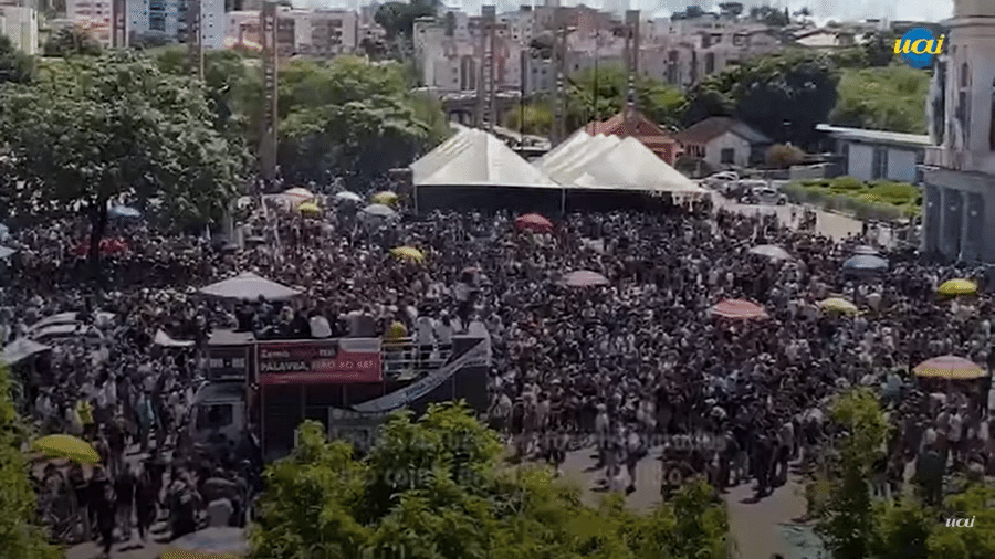 O ato que aconteceu na região central de Belo Horizonte reuniu uma grande quantidade de manifestantes e diversas bombas explodiram durante o evento - Reprodução/TV Alterosa