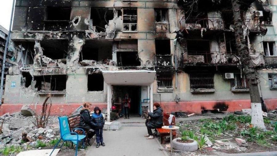 11.mai.2022 - Moradias destruídas após ação das forças russas na cidade portuária de Mariupol, no sudeste ucraniano - Câmara Municipal de Mariupol