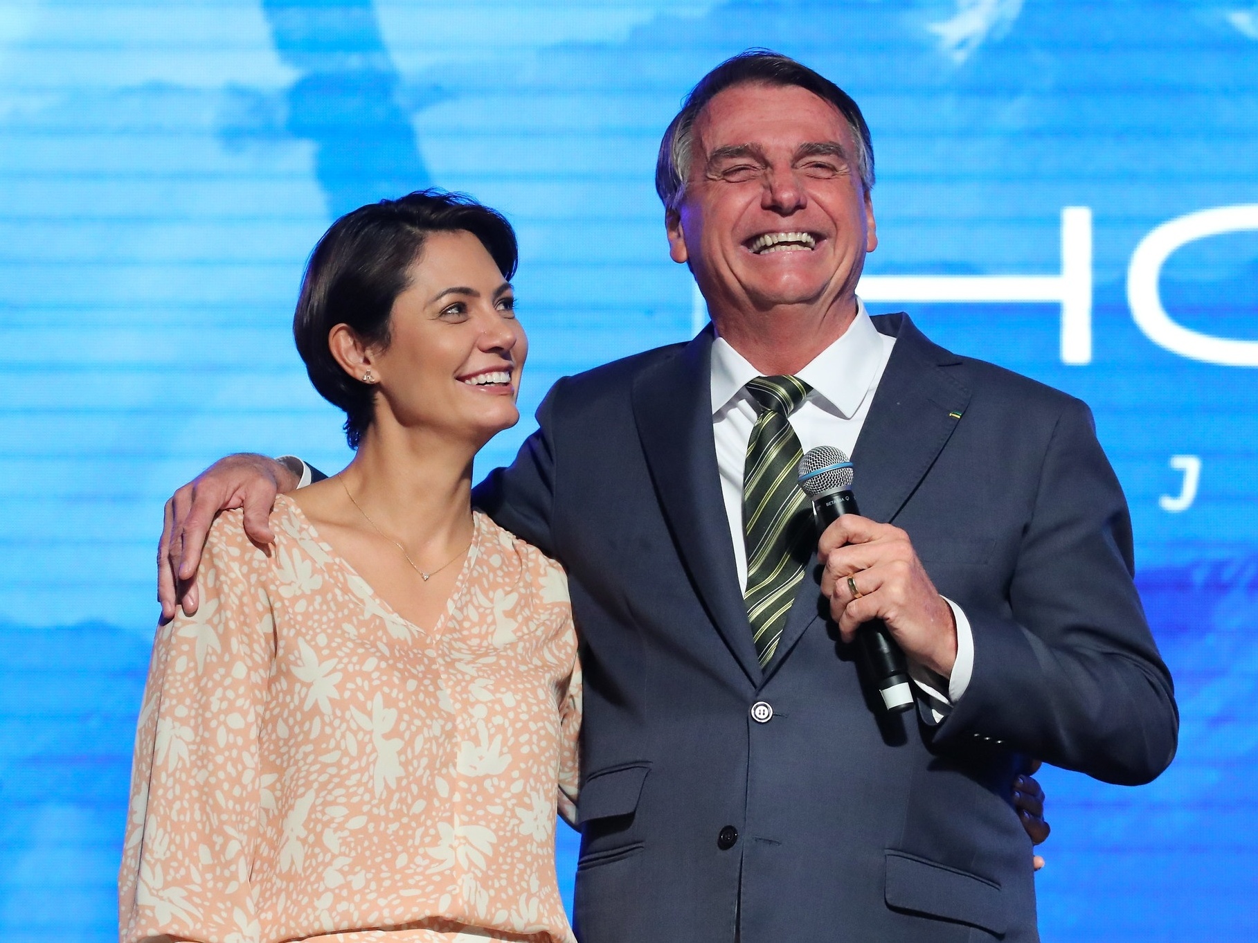 Evangélicos deixam de lado defesa a Bolsonaro, mas mantêm
