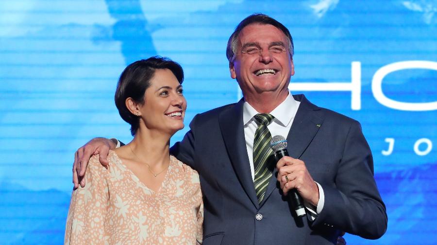 O ex-presidente Jair Bolsonaro com a ex-primeira-dama Michelle Bolsonaro - Isac Nóbrega/PR