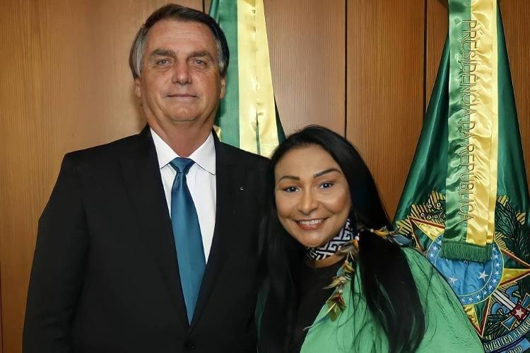 Silvia Waiãpi é da base bolsonarista da Câmara dos Deputados Silvia Waiãpi é da base bolsonarista da Câmara dos Deputados