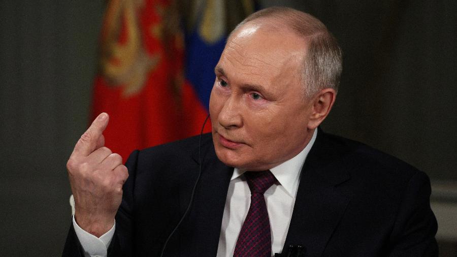 De olho nas eleições presidenciais, Putin quer mostrar que defende todos os russos