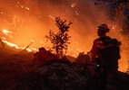 Presidiários se juntam aos bombeiros no combate aos incêndios na Califórnia - REUTERS/Ringo Chiu