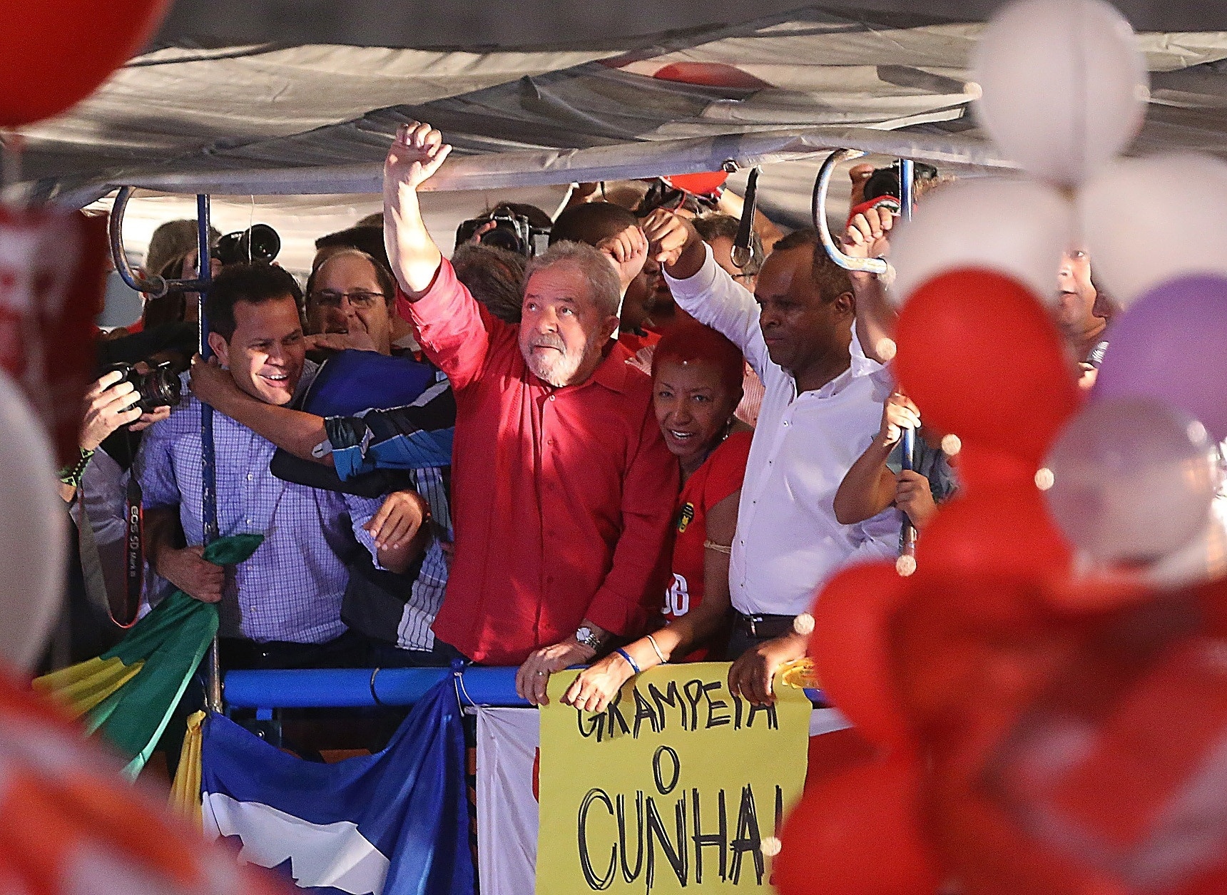 18.mar,2016 - Na avenida Paulista, em São Paulo, o ex-presidente Luiz Inácio Lula da Silva participa de manifestação pela democracia e em apoio ao governo da presidente Dilma Rousseff - Alex Silva/ Estadão Conteúdo